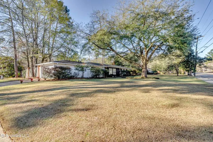 1429 E Northside Drive, Jackson, MS 39211 - Image #2