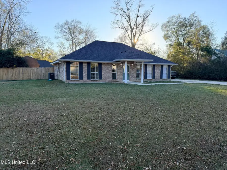 103 Greenbriar Lane, Carriere, MS 39426 - Image #2