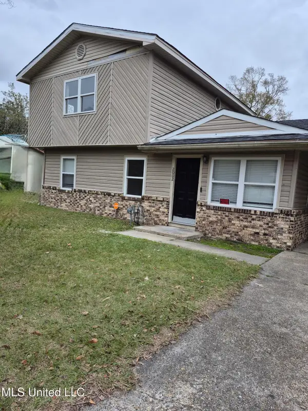 2002 Forrest Street, Pascagoula, MS 39581