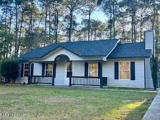 1131 Oak Street, Ocean Springs, MS 39564