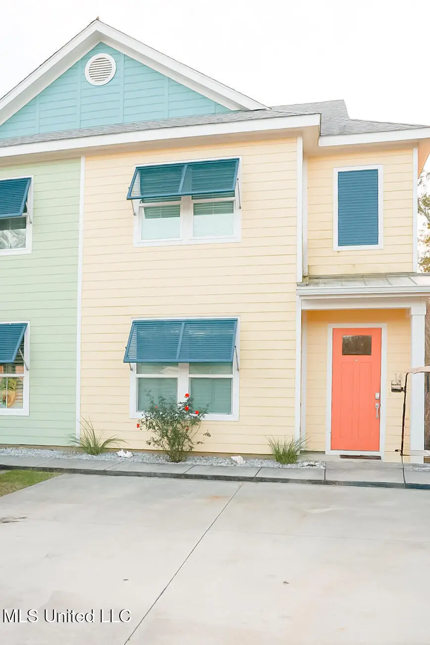 216 Carre Court, Bay Saint Louis, MS 39520 - Image #2