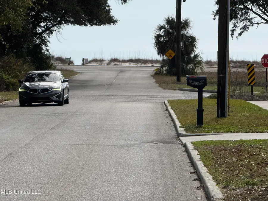 Nsn 18-21 Holiday Drive, Pass Christian, MS 39571 - #3