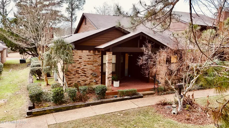 52 W Cascades Circle, Clinton, MS 39056 - Image #2