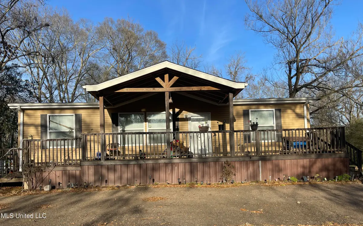 106 East Street, Edwards, MS 39066 - #1