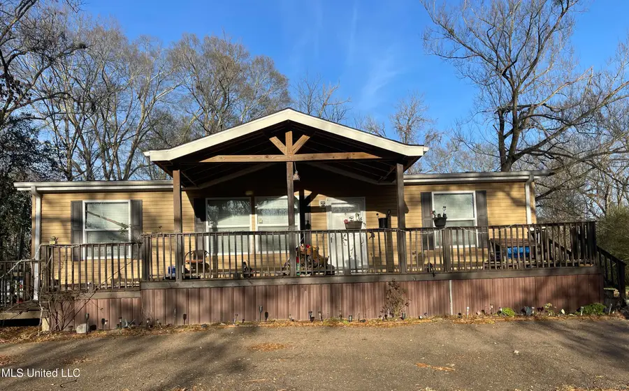 106 East Street, Edwards, MS 39066 - #2