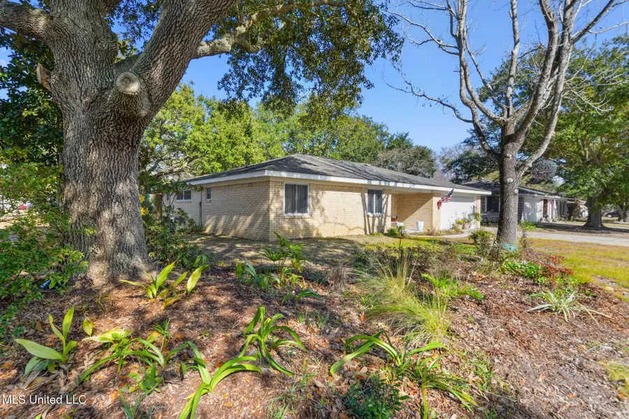 3231 Nottingham Road, Ocean Springs, MS 39564 - Image #2