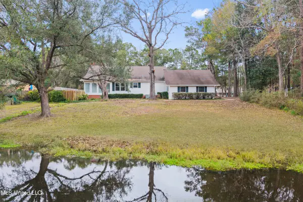 1921 Kingslea Drive, Gautier, MS 39553