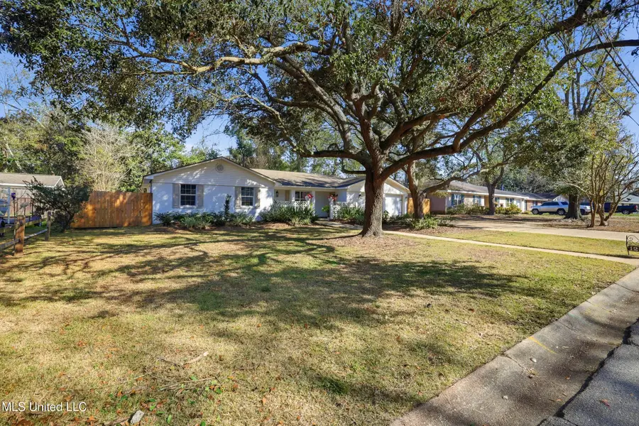 1210 Lancelot Lane, Ocean Springs, MS 39564 - Image #2