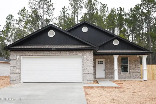 1906 Kingslea Drive, Gautier, MS 39553