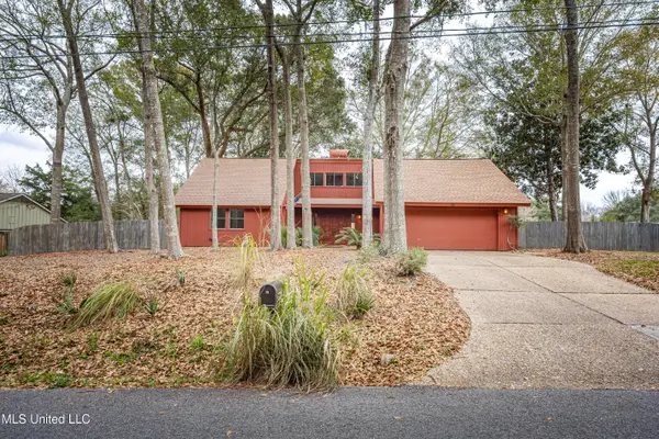 110 Simon Boulevard, Ocean Springs, MS 39564