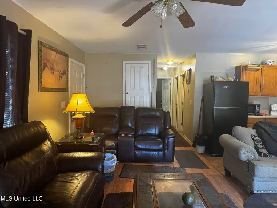 2111 Jackson Avenue, Pascagoula, MS 39567 - Image #3
