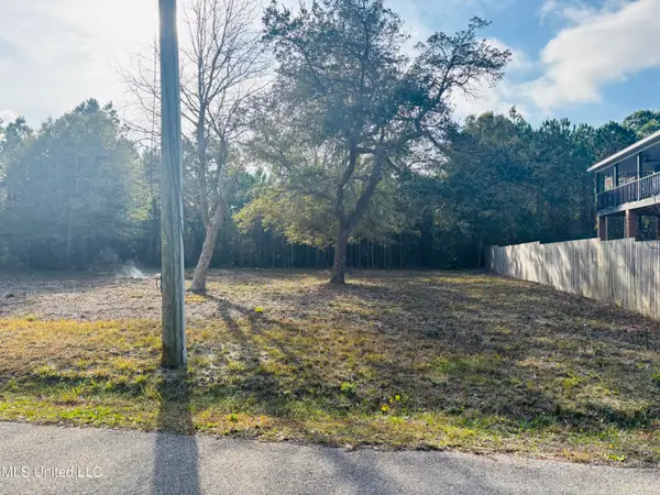 194 S Lady Mary Avenue, Pass Christian, MS 39571