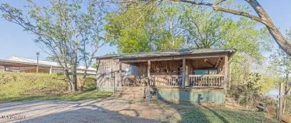 304 Levee Street, Jonesville, LA 71343 - Image #1