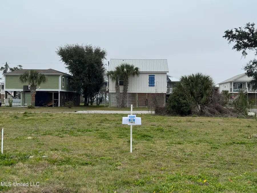 Seaside Dr, Gulfport, MS 39501 - #3