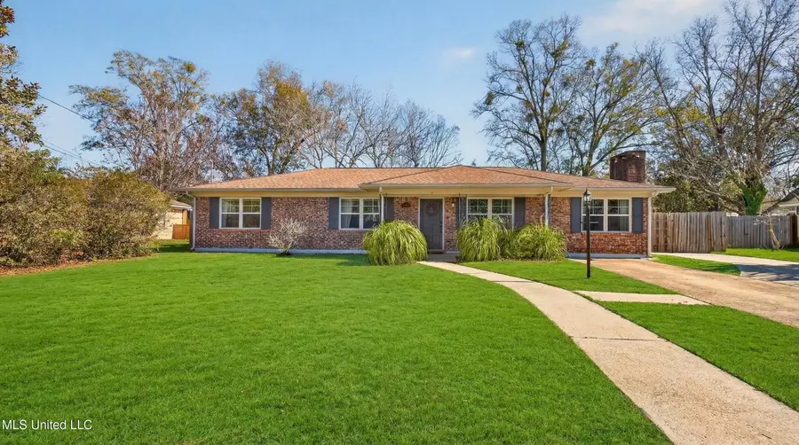 296 Holcomb Boulevard, Ocean Springs, MS 39564 - Image #2