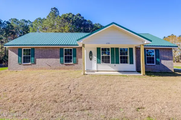 6590 Dummy Line Road, Picayune, MS 39466