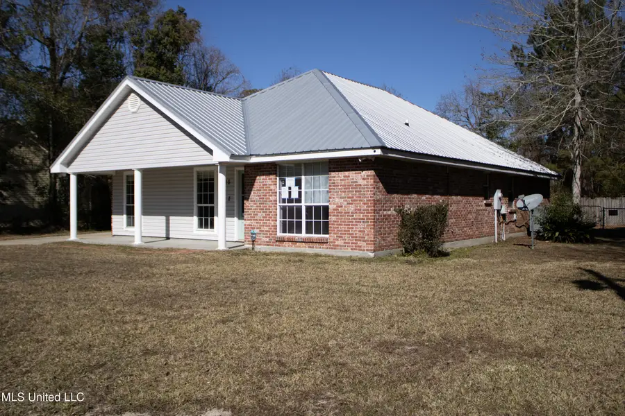 908 Edna Street, Waveland, MS 39576 - Image #2