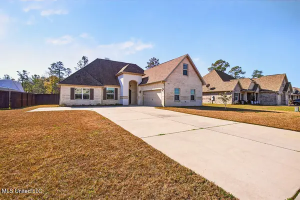 5827 Sylvester Street, Ocean Springs, MS 39564