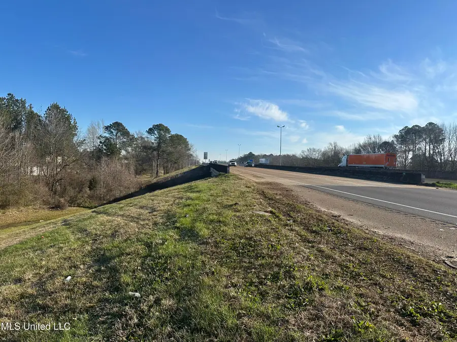 123 N Livingston Road, Jackson, MS 39213 - #2