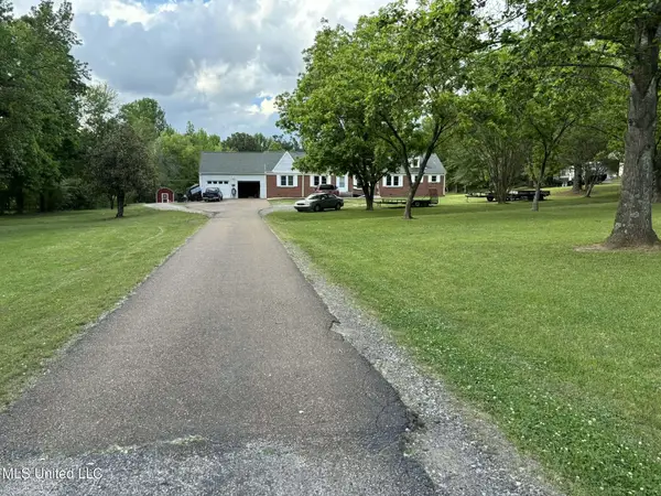 9338 E Broadway Road, Olive Branch, MS 38654