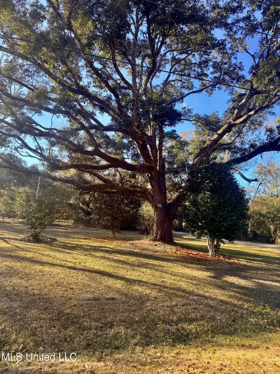 913 Roys Road, Gautier, MS 39553 - Image #3