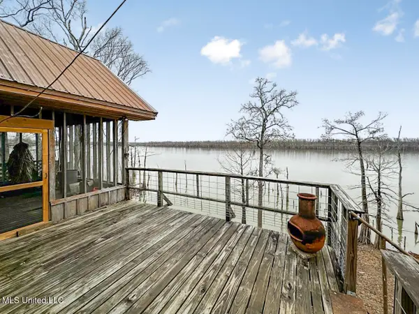 2067 Pecan Grove Road, Woodville, MS 39669