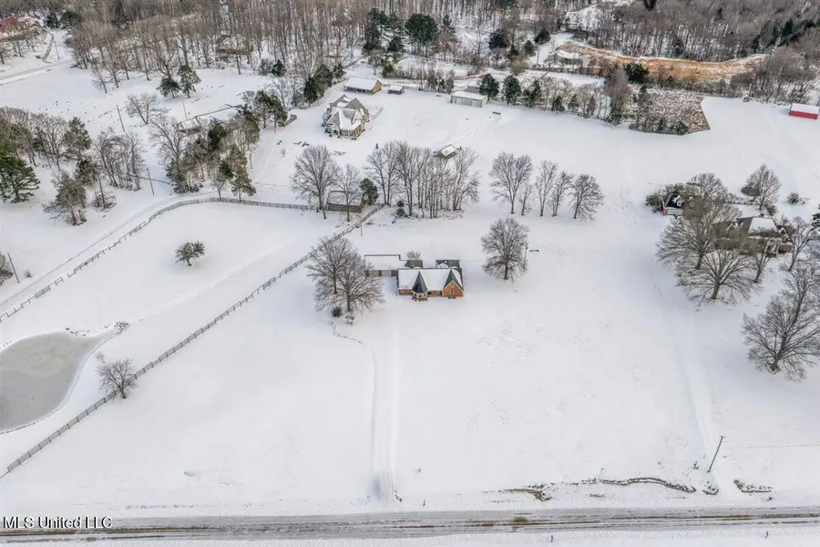 11815 Whispering Pines Drive, Olive Branch, MS 38654 - Image #2