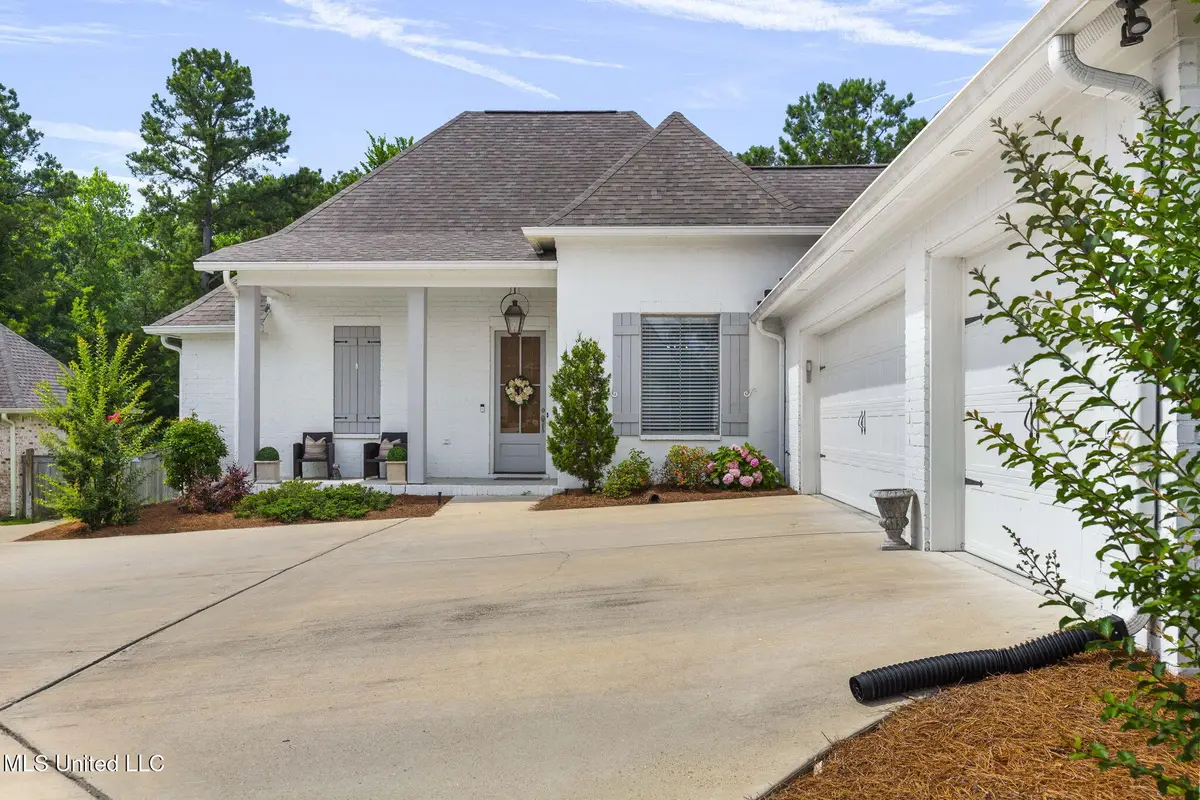 105 Camden Lake Circle, Madison, MS 39110 - Image #1