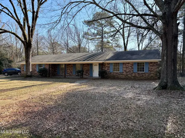 5828 Clubview Drive, Jackson, MS 39211