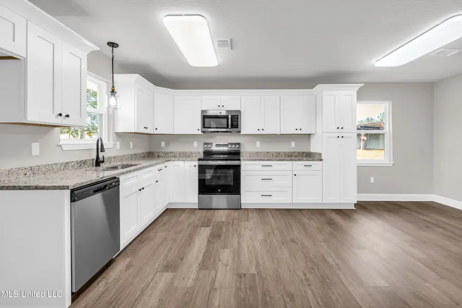 19 W Union Road, Carriere, MS 39426 - Image #2