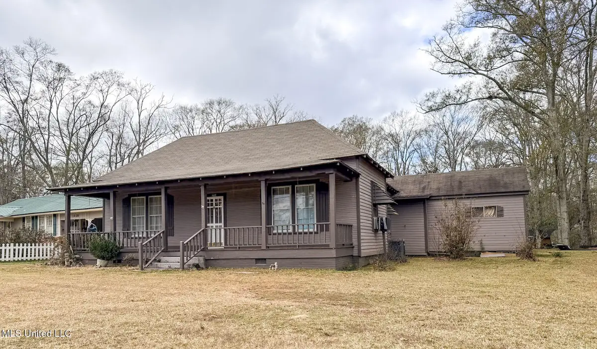 1607 N Jackson Street, Brookhaven, MS 39601 - #1