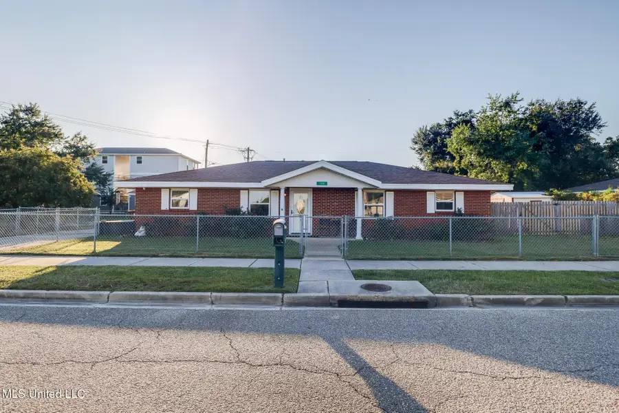 135 Pine Grove Avenue, Biloxi, MS 39531 - #2