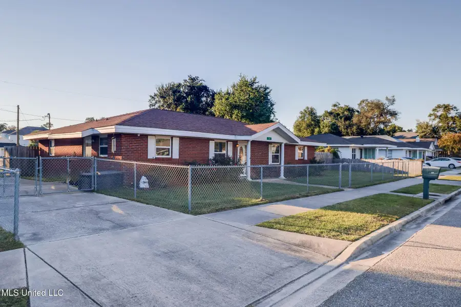 135 Pine Grove Avenue, Biloxi, MS 39531 - #3