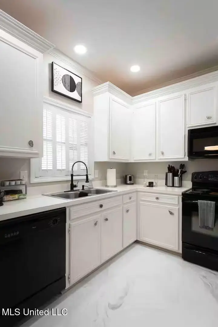 128 N Brighton Drive, Jackson, MS 39211 - Image #2