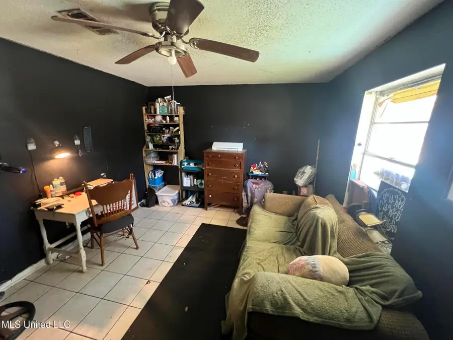 6613 Columbus Circle, Ocean Springs, MS 39564 - #2