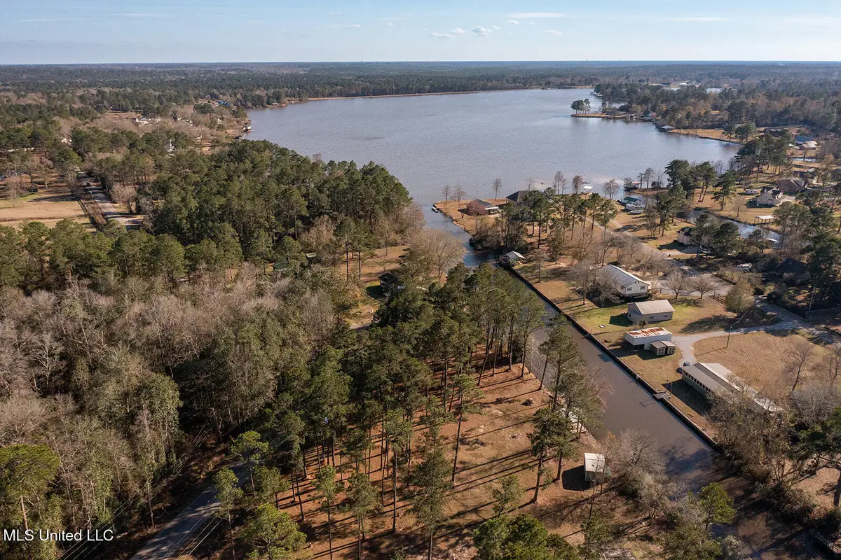 554 Lakeside Drive, Carriere, MS 39426 - Image #1