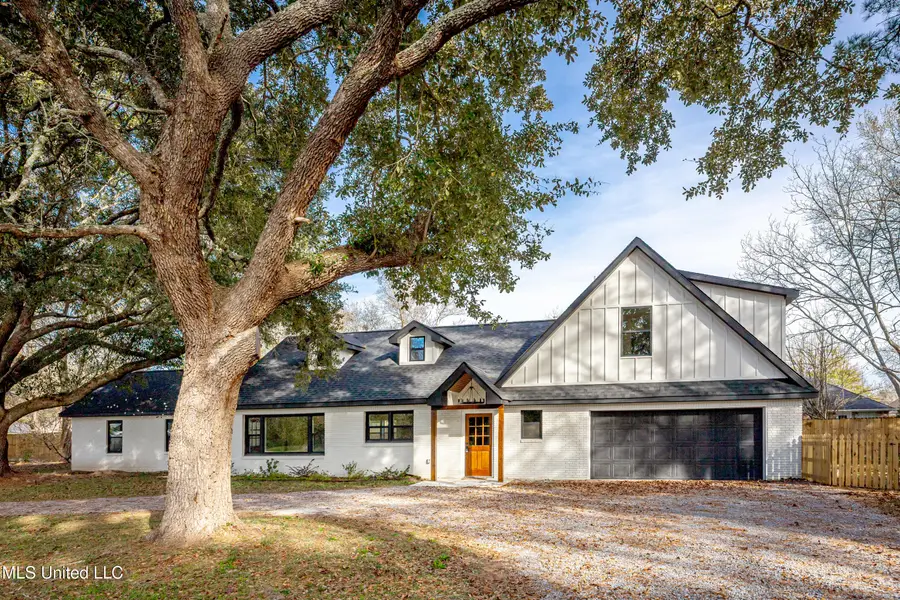 9329 Ridgeview Drive, Ocean Springs, MS 39564 - #2