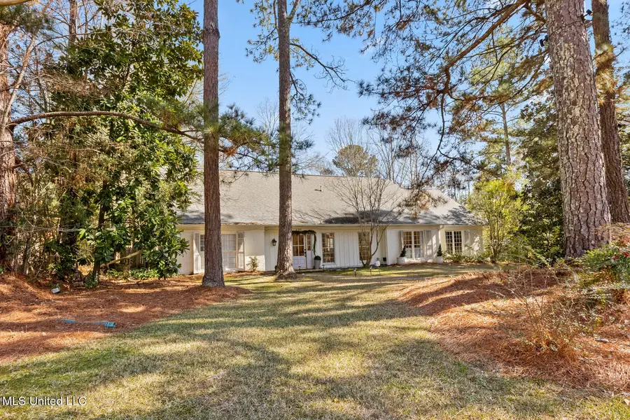 4211 N Honeysuckle Lane, Jackson, MS 39211 - #2