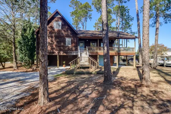 112 Dogwood Lane, Pass Christian, MS 39571