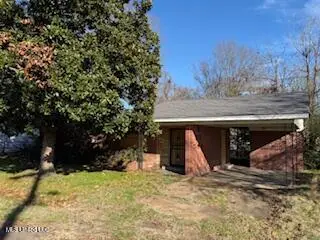607 Miller Avenue, Greenwood, MS 38930
