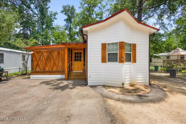 348 Lakeview Road, Ridgeland, MS 39157