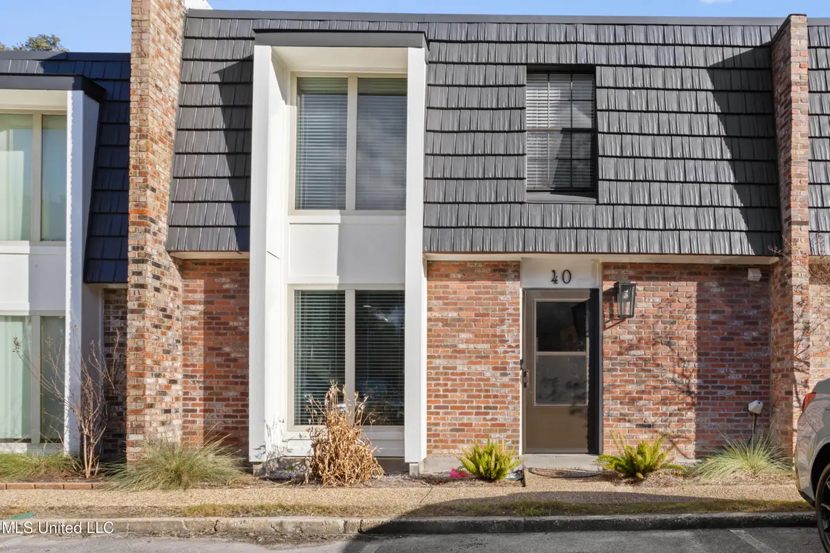 527 Front Beach Dr. Drive, Ocean Springs, MS 39564 - Image #1