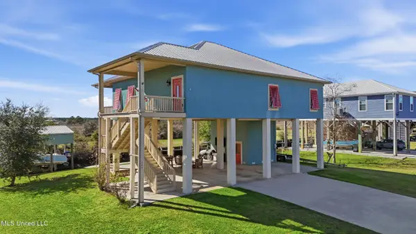 123 Helen Drive, Bay Saint Louis, MS 39520