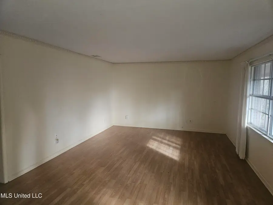 407 Dupont Avenue, Pascagoula, MS 39567 - #3