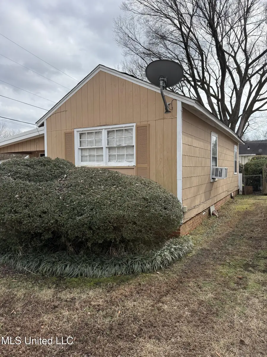 1717 Riverside Avenue, Clarksdale, MS 38614 - #2