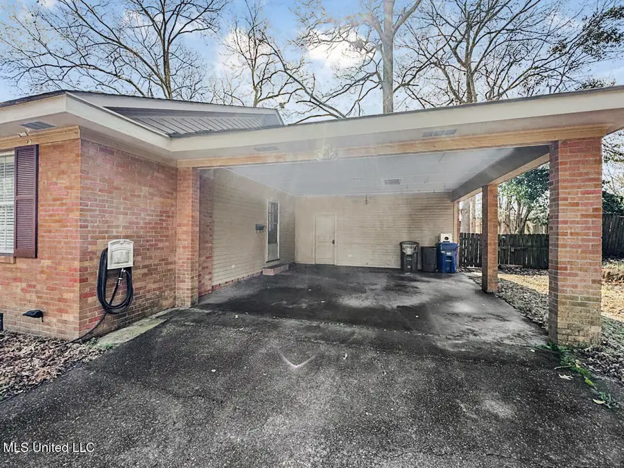 4 Oakhurst Drive, Natchez, MS 39120 - #3