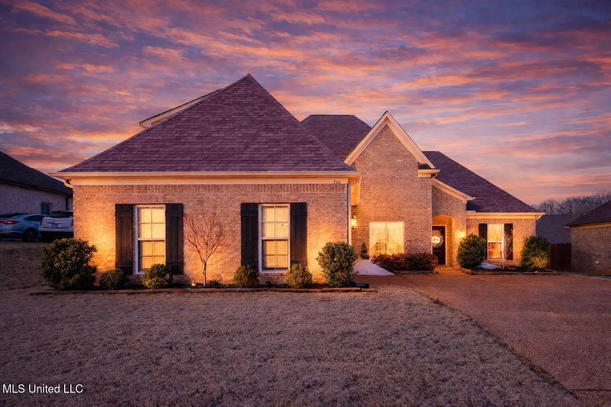 566 Benton Drive, Nesbit, MS 38651 - #1