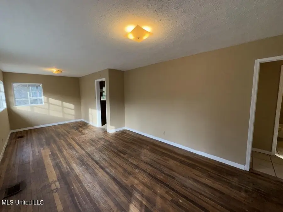 2704 Shannon Street, Jackson, MS 39212 - #2