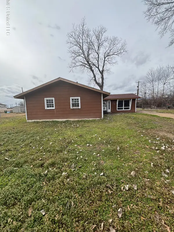 614 Cedar Street, Greenwood, MS 38930