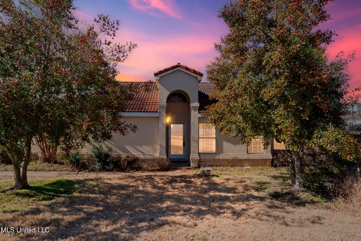 1112 S Atterbury Circle, Southaven, MS 38671 - #1